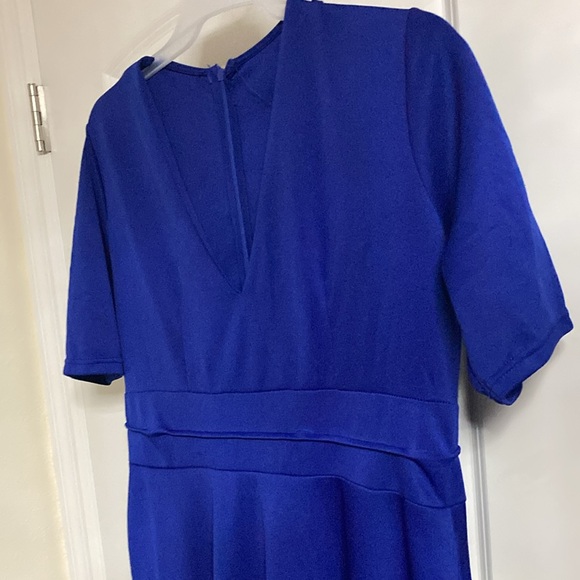 Maxi Royal Blue dress with Pockets Size XLmaterial is soft and stretchy - Picture 5 of 7